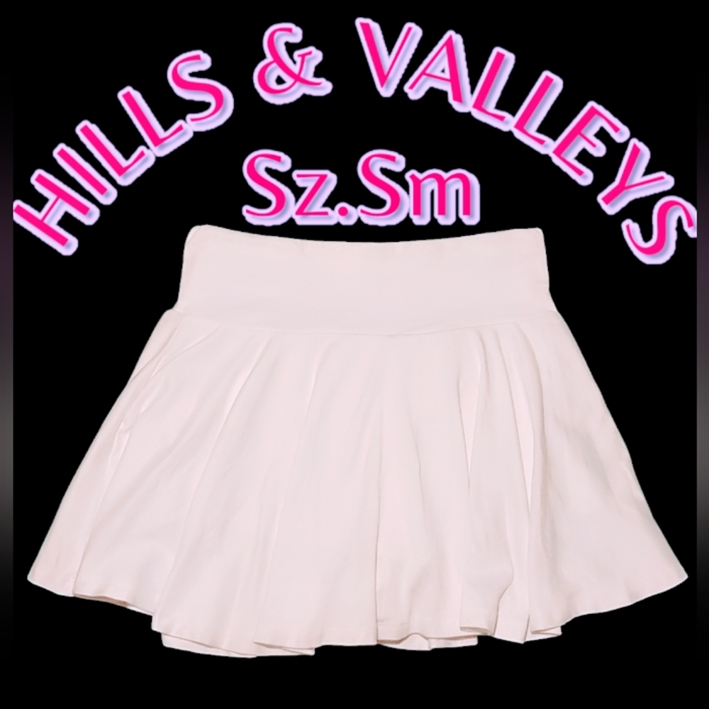 NWOT White Tennis Mini Skort Sz.Sml